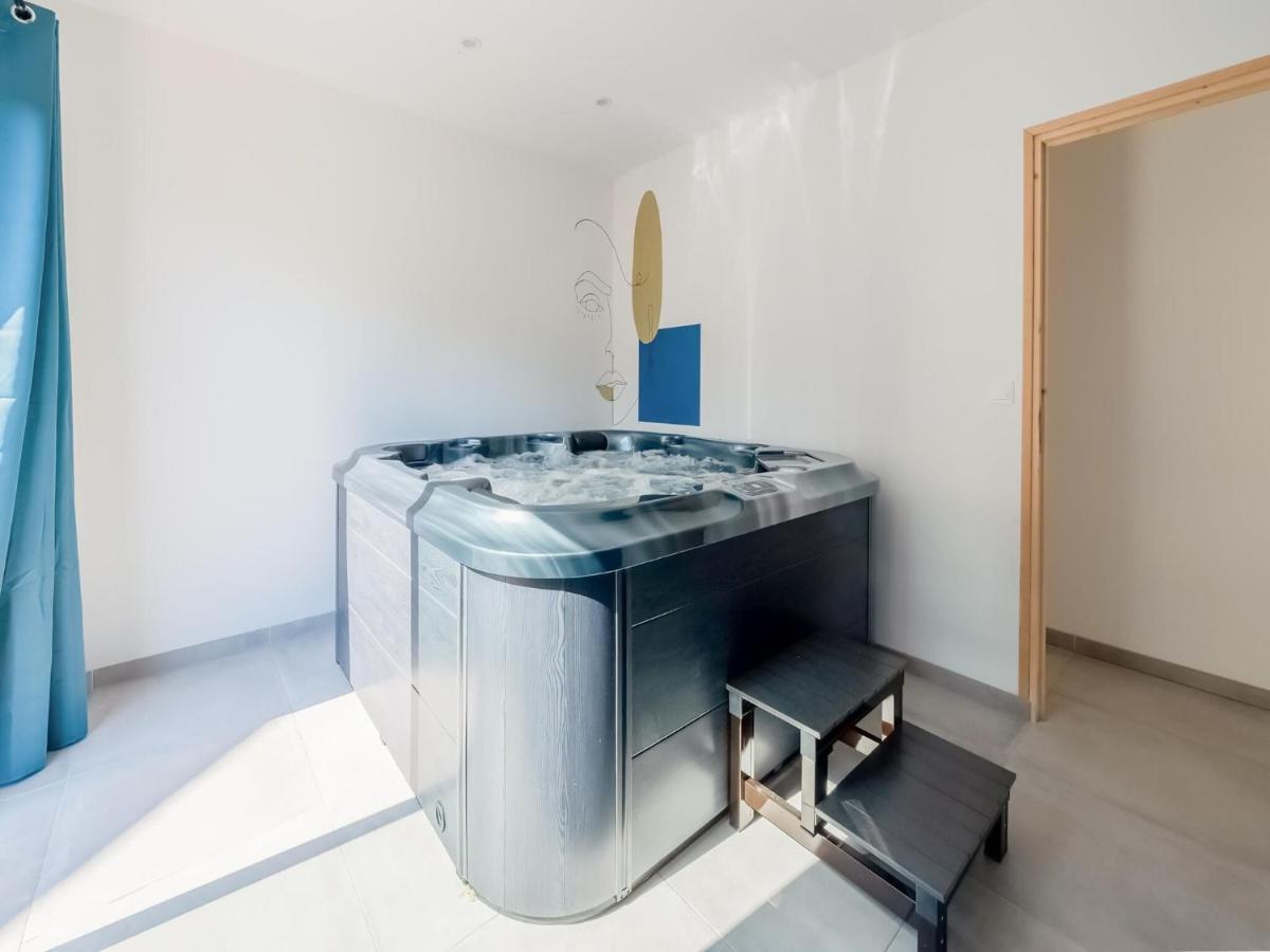 Fully Renovated House Only Few Minutes Walk Away From Ohama Beach Виервил-сюр-Мер Екстериор снимка